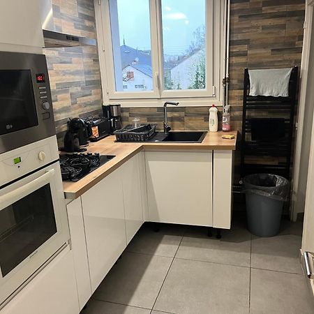 F3 Appartement 2 Chambre Un Salon Avec Wifi Saint-Jean-de-la-Ruelle Dış mekan fotoğraf