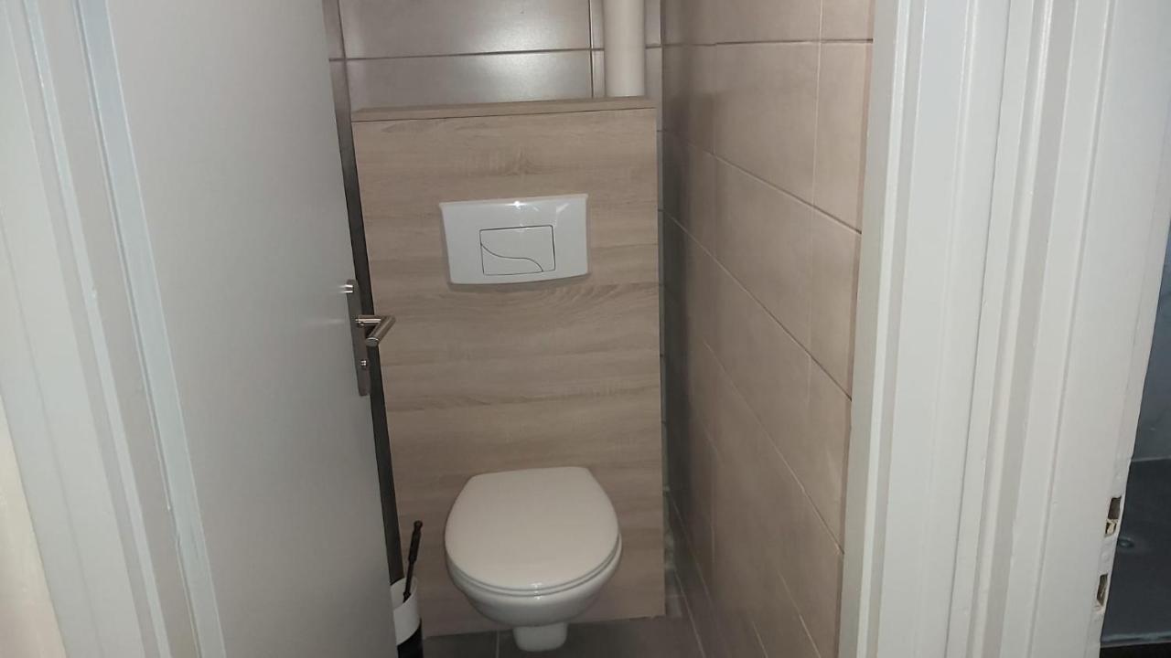 F3 Appartement 2 Chambre Un Salon Avec Wifi Saint-Jean-de-la-Ruelle Dış mekan fotoğraf