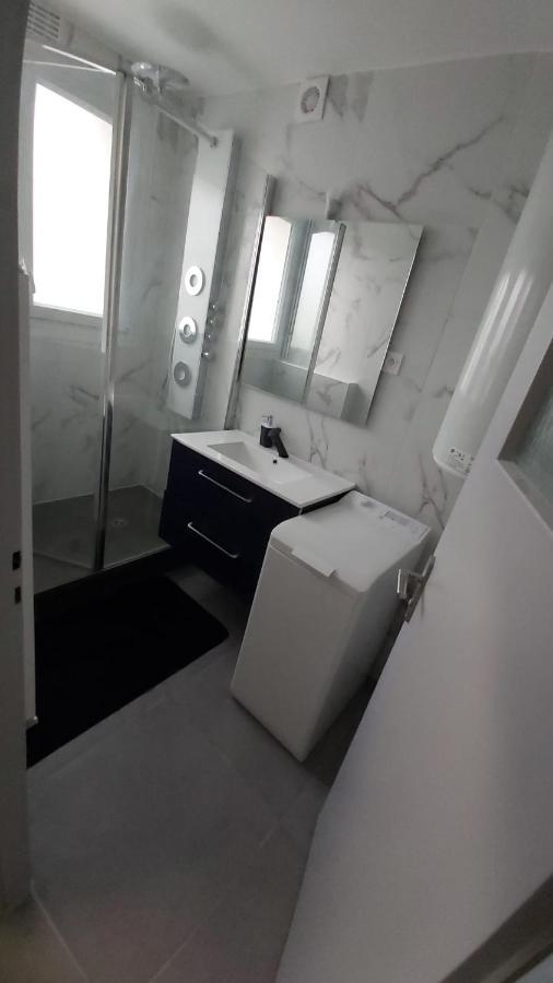 F3 Appartement 2 Chambre Un Salon Avec Wifi Saint-Jean-de-la-Ruelle Dış mekan fotoğraf